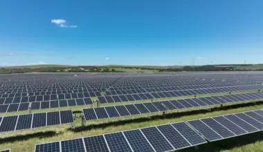 Hybrid solar and eight-hour battery facility with “EV servo” gets federal green light