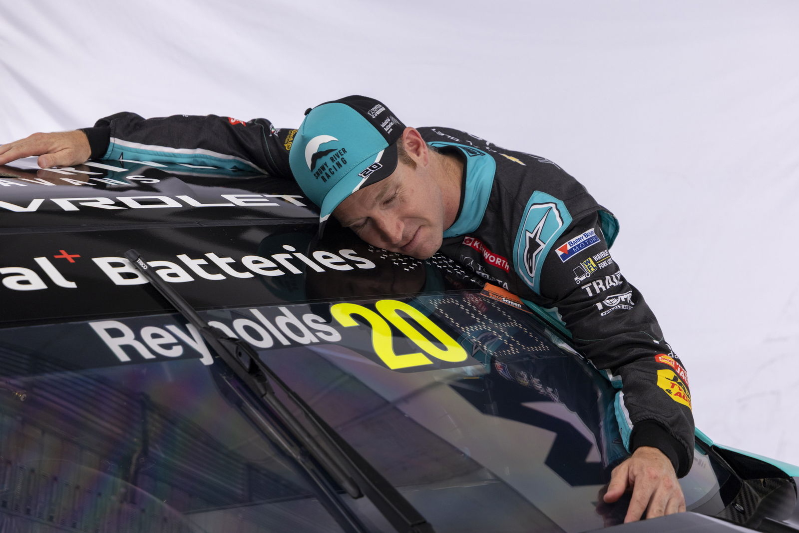 Reynolds, Courtney unveil Snowy River Team 18 Camaro