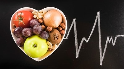Maintaining heart health is vital amidst modern stress. (Freepik)