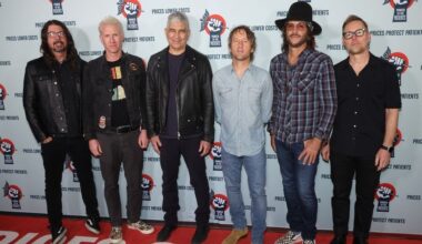 The National Desk dark theme brand icon