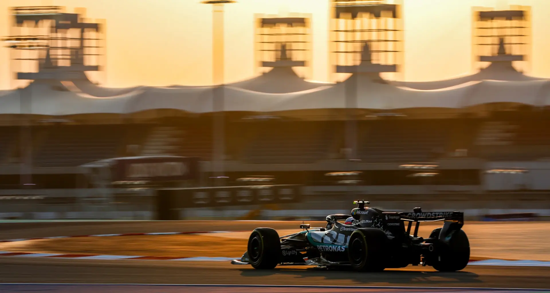 BAHRAIN, BAHRAIN - FEBRUARY 11: Alexander Albon of Thailand driving the (23) Williams FW48 Mercedes