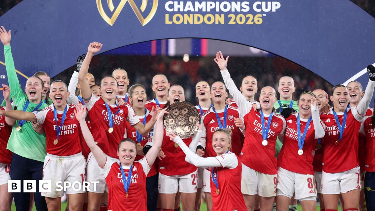 Arsenal players celebrate with the Women's Champions Cup Trophy during the Fifa Women's Champions Cup 2026 final