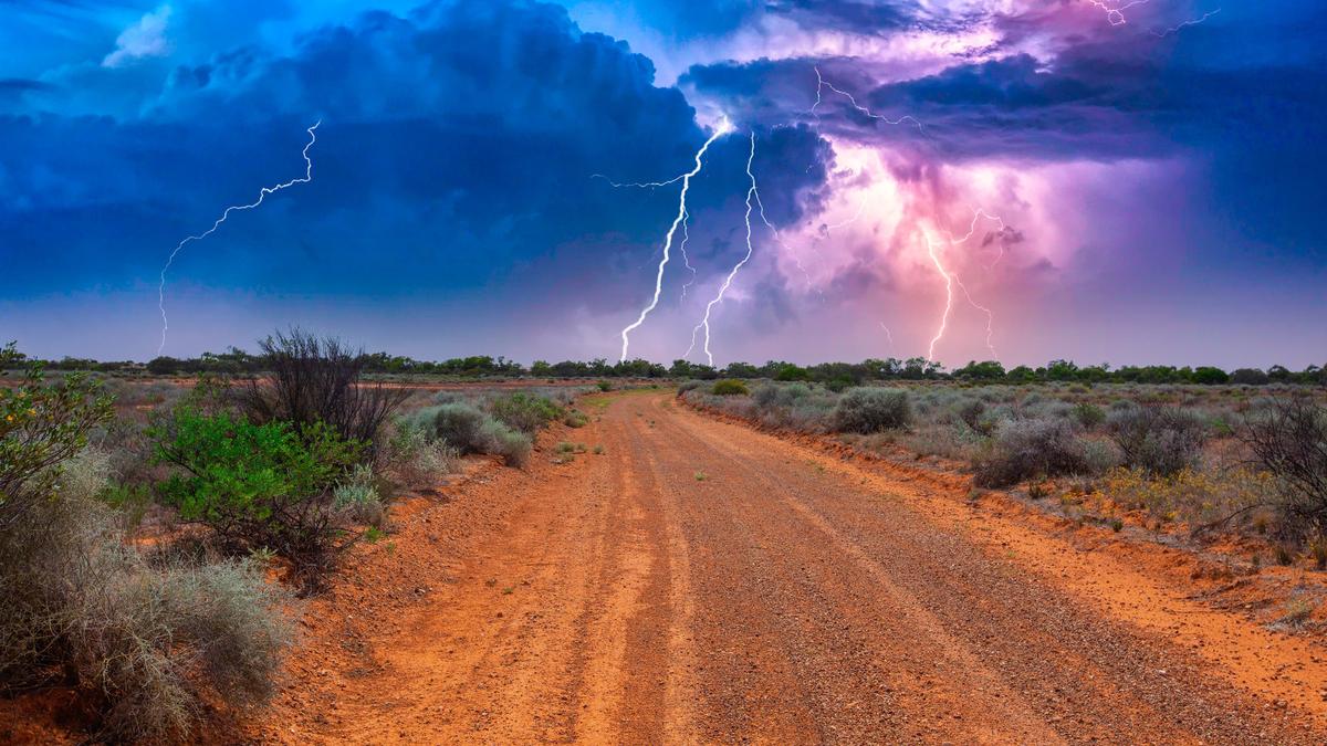 WA weather: Severe thunderstorms expected for Kimberley, Pilbara and North Interior, possible flash flooding