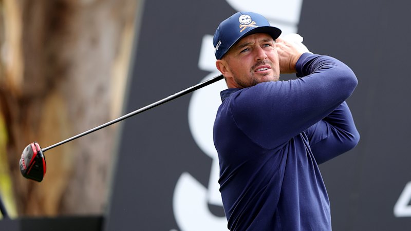 LIV golfer shanks tee shot in Adelaide