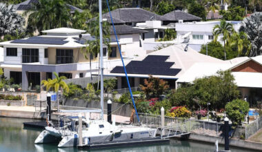 'Captured by the richest': push for housing tax shift