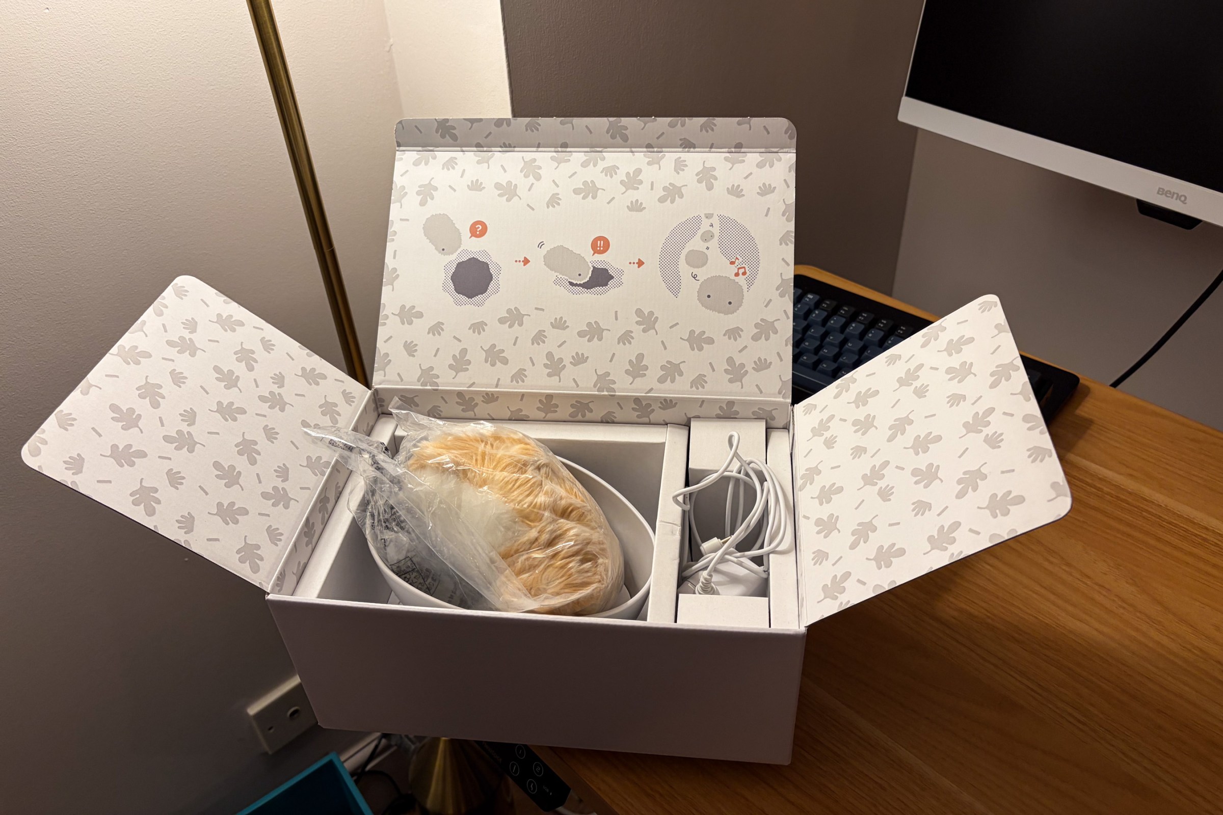 Moflin in its packaging.