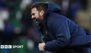 David Healy celebrates beating Glentoran