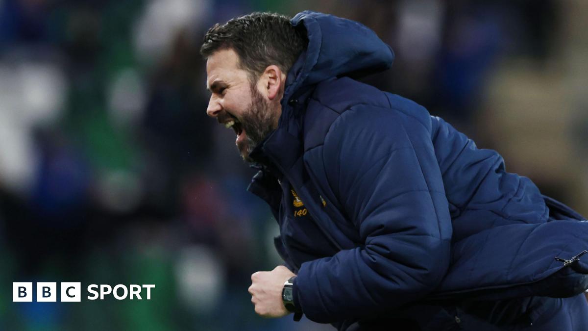 David Healy celebrates beating Glentoran