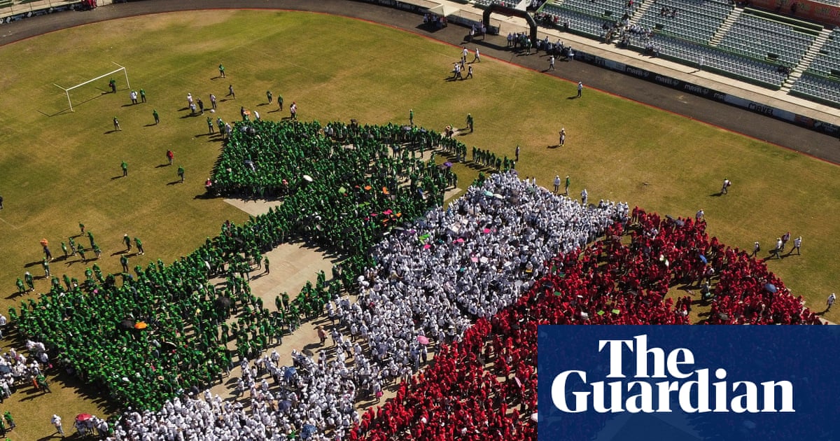 Mexico sets Guinness World Record with human football shirt before World Cup – video | World Cup