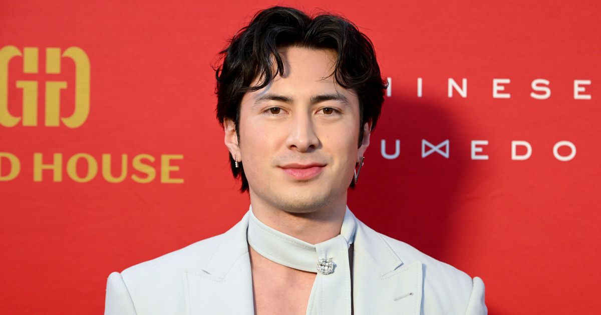 Hudson Williams Posted His Girlfriend on Main