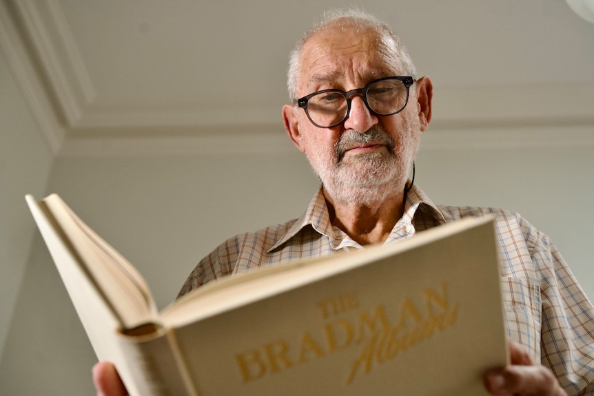 Cricket writer and journalist Mike Coward.