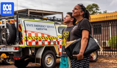 Karratha residents warned to prepare for 200km/h winds as Tropical Cyclone Mitchell intensifies