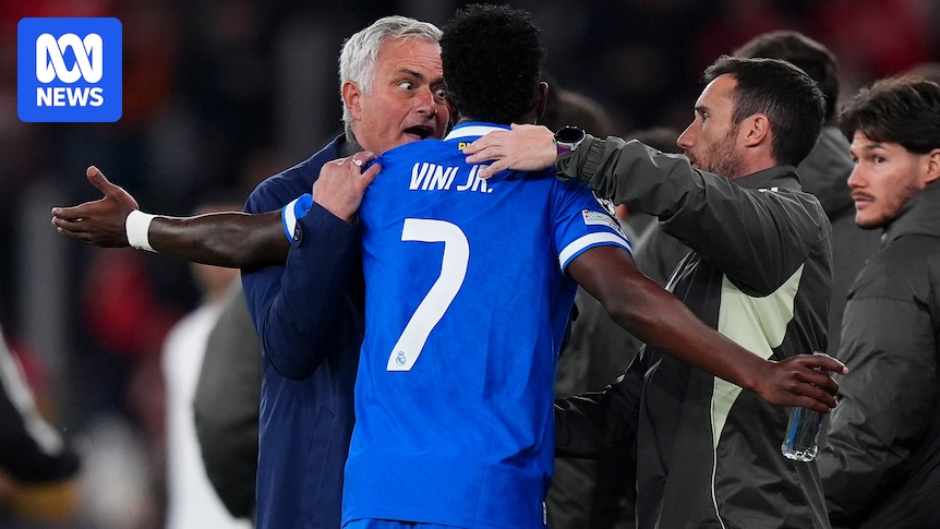 Bayern Munich coach Vincent Kompany says José Mourinho made 'huge mistake' attacking Vinícius Júnior's character after alleged racist insult