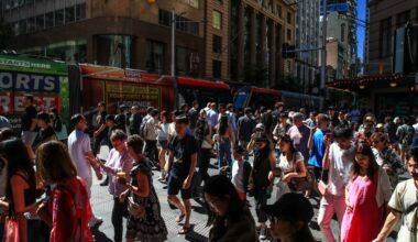 'Let the ball slip': Decades of government 'coasting' plaguing Australians, AMP's chief economist Shane Oliver says