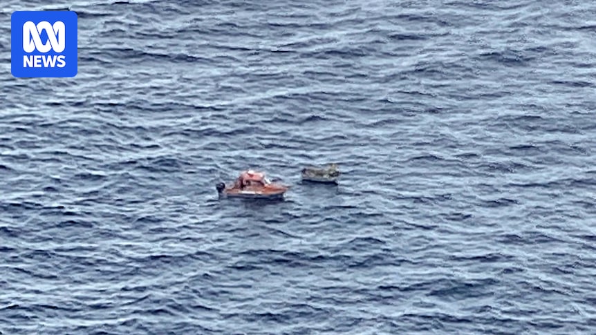 'Lucky' fishermen rescued after boat fire near Binalong Bay, Tasmania