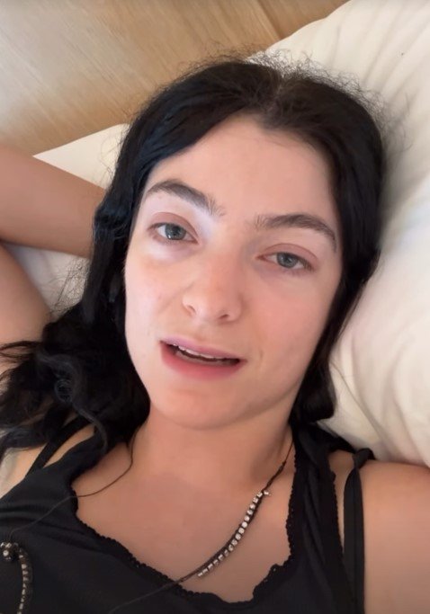 Lorde has appeared bedridden and unwell in a social media post.