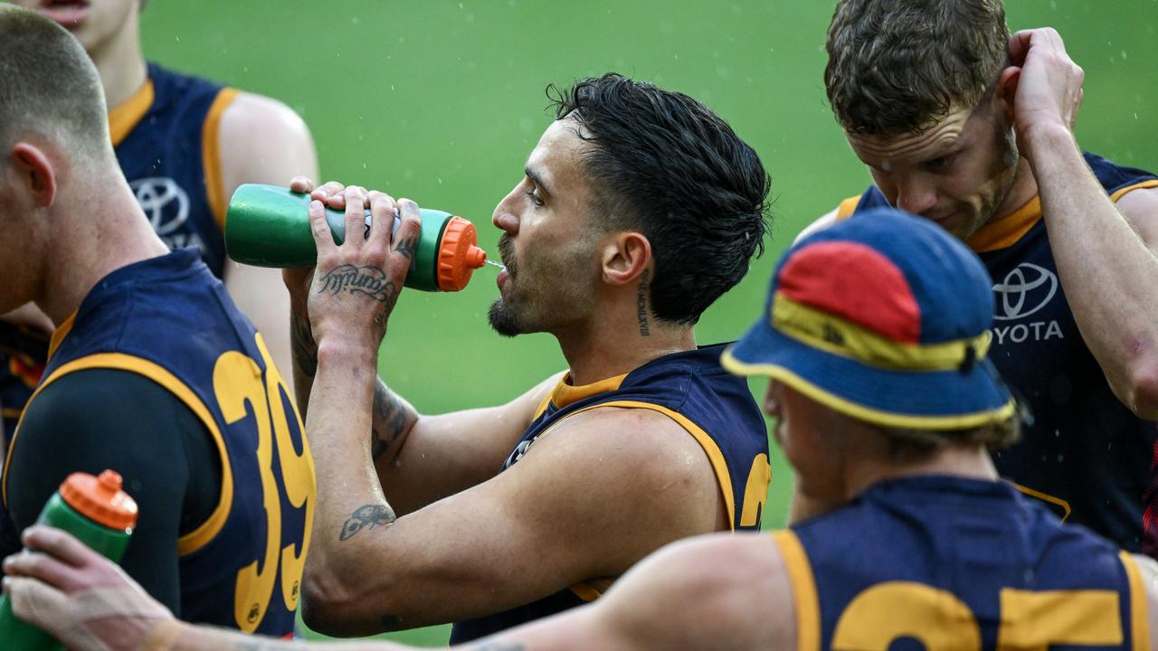 Port Adelaide Power vs. Adelaide Crows, match simulation, scores and updates, blog, stats, squads, latest news