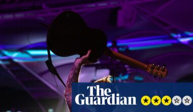 Ed Sheeran review: pyrotechnics and technical hiccups in an ambitious, looping one-man show | Ed Sheeran