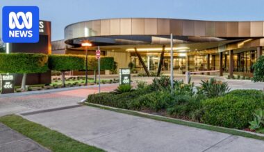 Multiple people stabbed outside Coorparoo's Easts Leagues Club