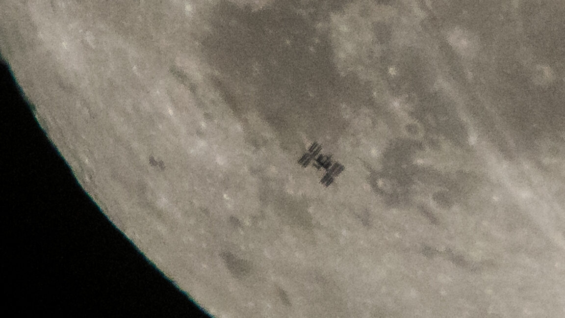 Lawmakers ask what it would take to "store" the International Space Station