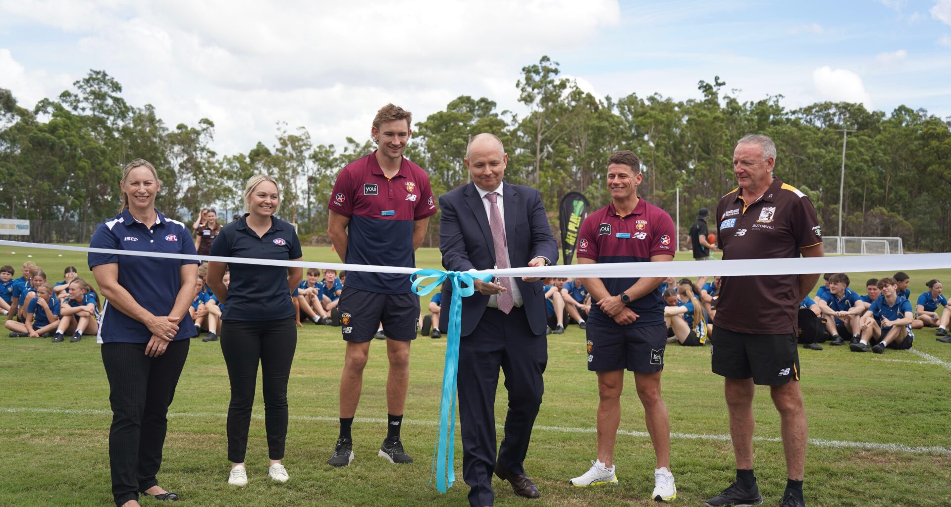 Albany Creek State High School Kicking Goals