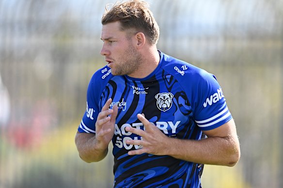 Matt Burton and the Bulldogs are preparing to face the Dragons.