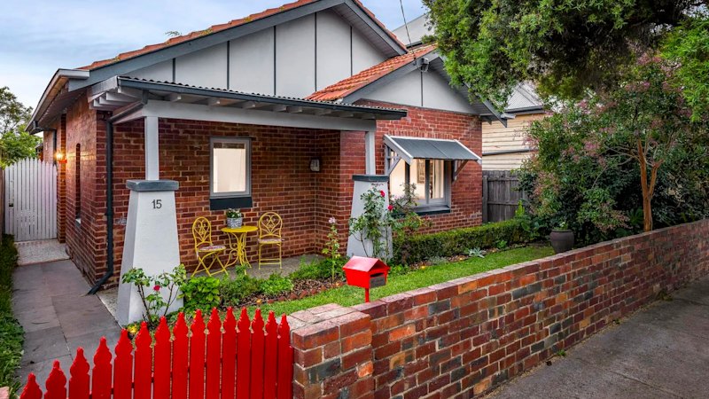 Inner west California bungalow sells for $1,526,000 at auction