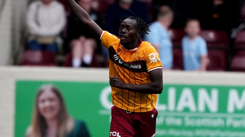 Impressive Motherwell cruise to comfortable victory over 10-man St Mirren