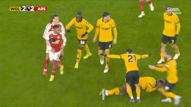 All hell breaks loose at fulltime after Arsenal and Wolves drew 2-2 in the Premier League.