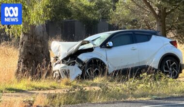 Teenager hit by a car at Narre Warren in Melbourne's south-east
