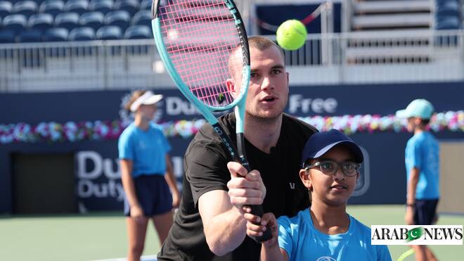 Felix Auger-Aliassime and Jack Draper surprise youngsters at Dubai Tennis Championship clinic