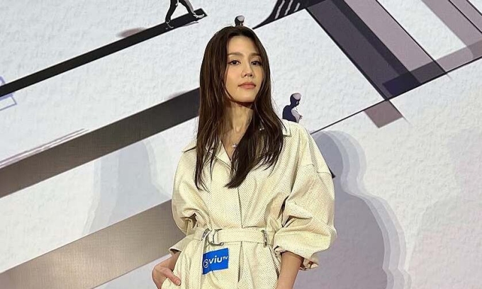 Hong Kong's former second-richest billionaire Lee Shau Kee's son Martin sues actress Chrissie Chau, denies affair