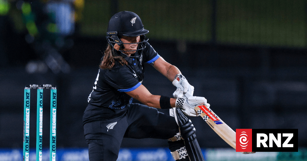 Cricket: White Ferns cruise to victory over Zimbabwe in first T20