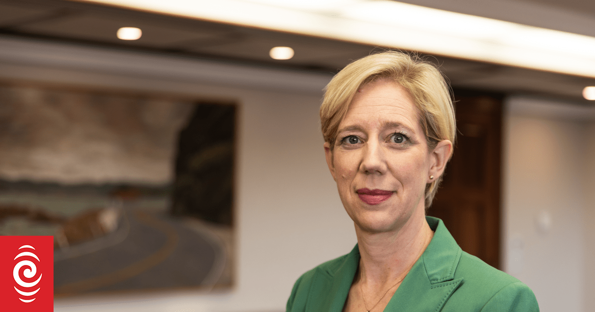 Reserve Bank governor warns businesses against passing on higher costs