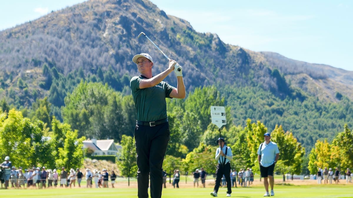 New Zealand Open: Dan Hillier surges into lead with late birdie run