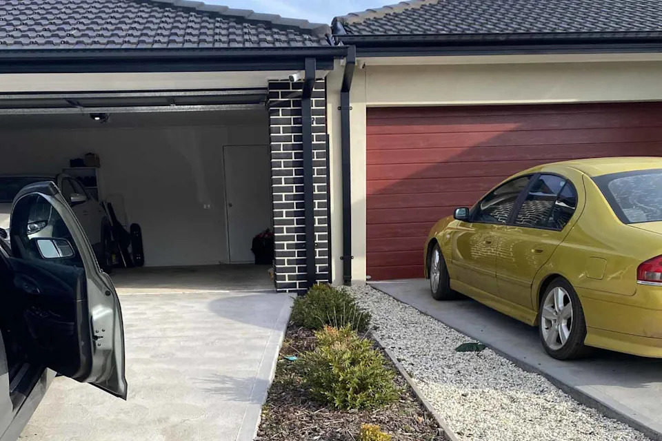 Two houses in Victoria built 1mm apart. 