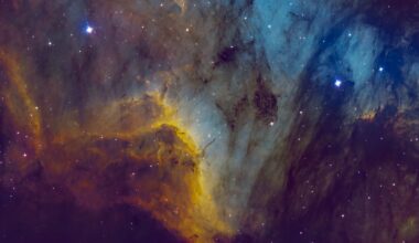 The Pelican Nebula shines near the Las Vegas Strip in gorgeous deep space photo