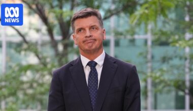 Several Liberals considering their options as race for leadership heats up