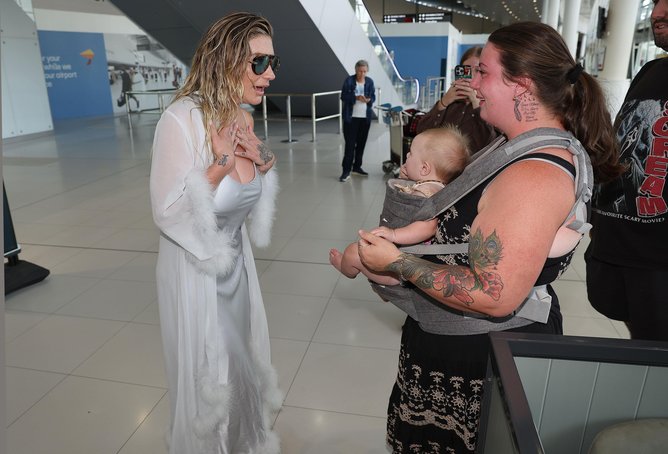 Kesha with Jess Goodman and her daughter Eden (8 months).