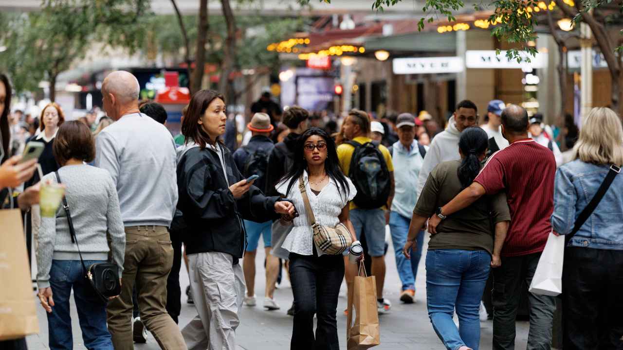 Brutal wage growth detail uncovered in RBA forecasts, as economists fear ‘unambitious’ govt is stalling the economy