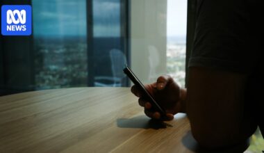 Another Optus tech 'issue' affects hundreds of thousands of customers