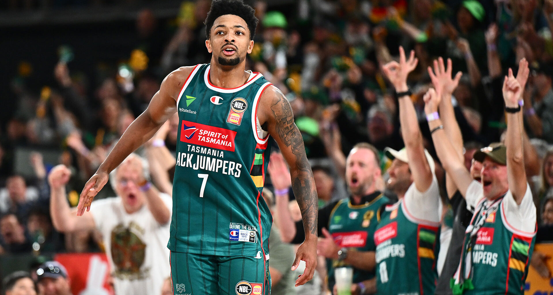 DJ shoots JackJumpers to pivotal win