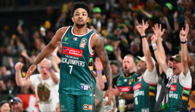 DJ shoots JackJumpers to pivotal win