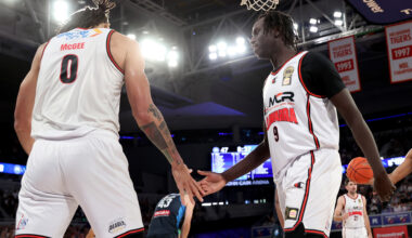 McGee returns and Hawks overpower United