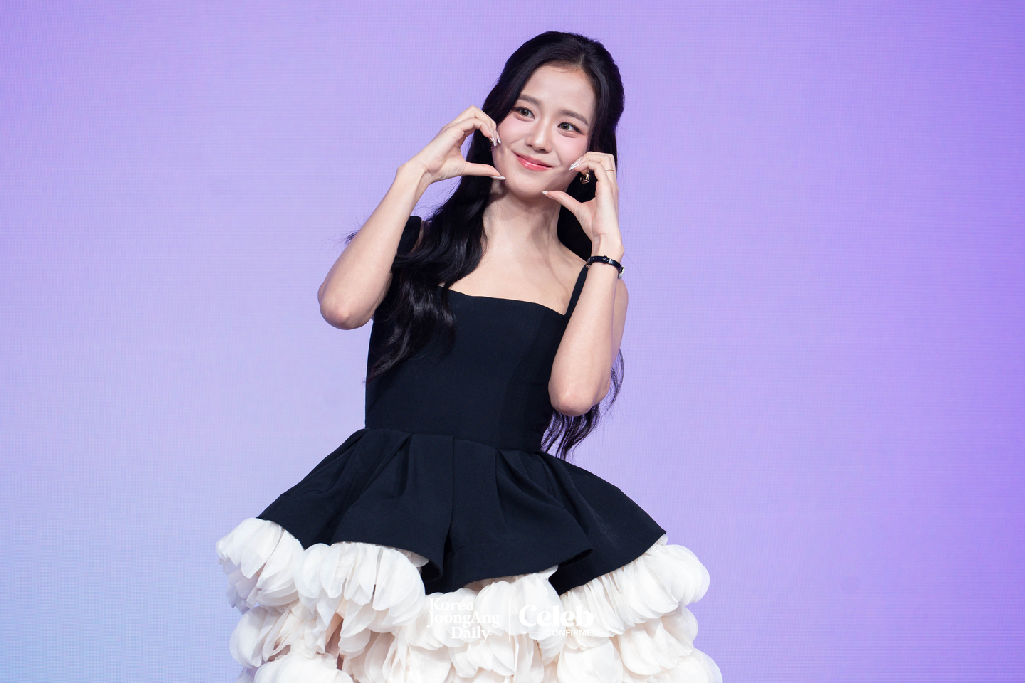 Blackpink’s Jisoo poses for a photo during a press conference for the Netflix original series “Boyfriend on Demand” at the JW Marriott Dongdaemun Square Seoul in central Seoul on Feb. 26. [DANIELA GONZALEZ PEREZ]