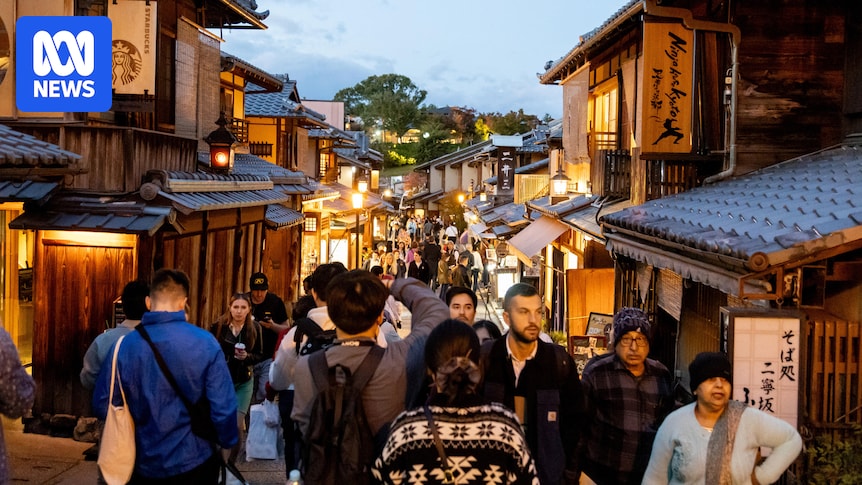 Australian dollar reaches '40-year high' against Japan's yen, as cheap holidays fuel tourism surge