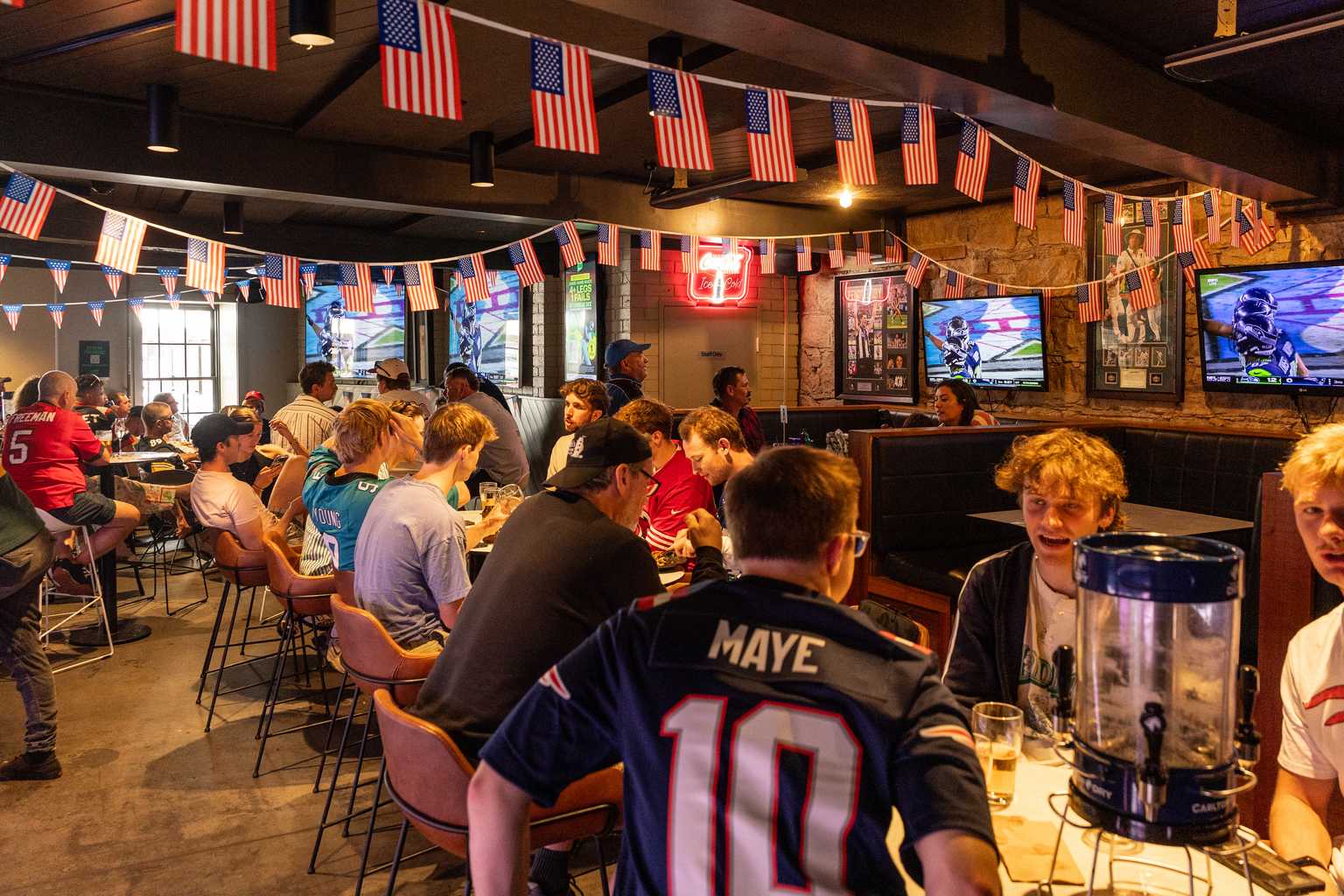 American football fever sweeps Tasmania for Super Bowl