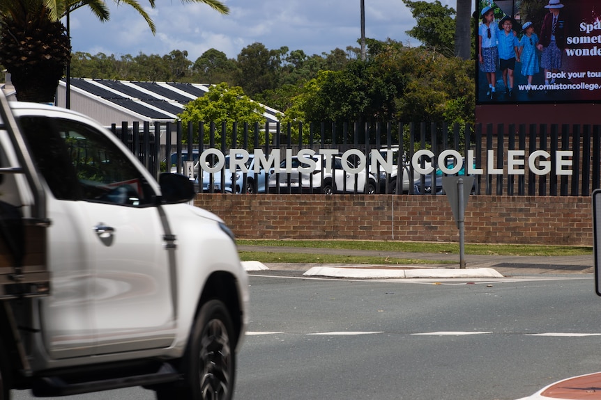 A sign saying Ormiston College.