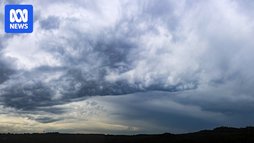 Weather sees nationwide soaking as tropical humidity reaches south-east Australia