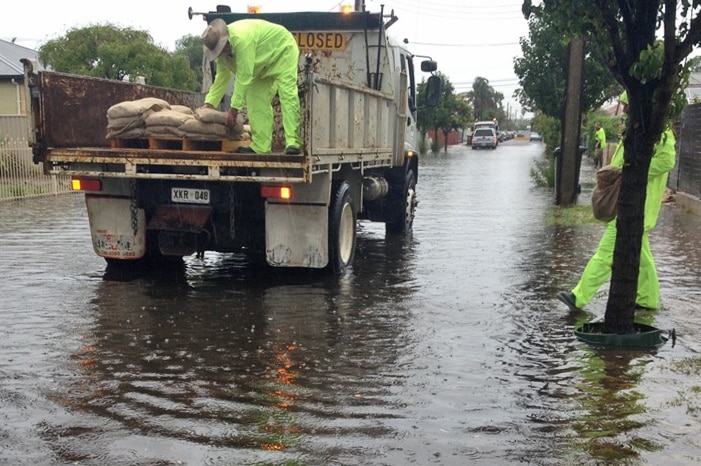 Sandbagging to stop floodwaters